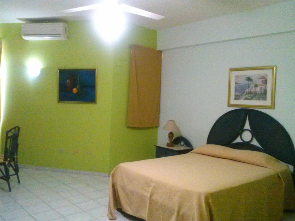 سانتياغو دي لوس كاباليروس Apartahotel Jardines Metropolitanos الغرفة الصورة